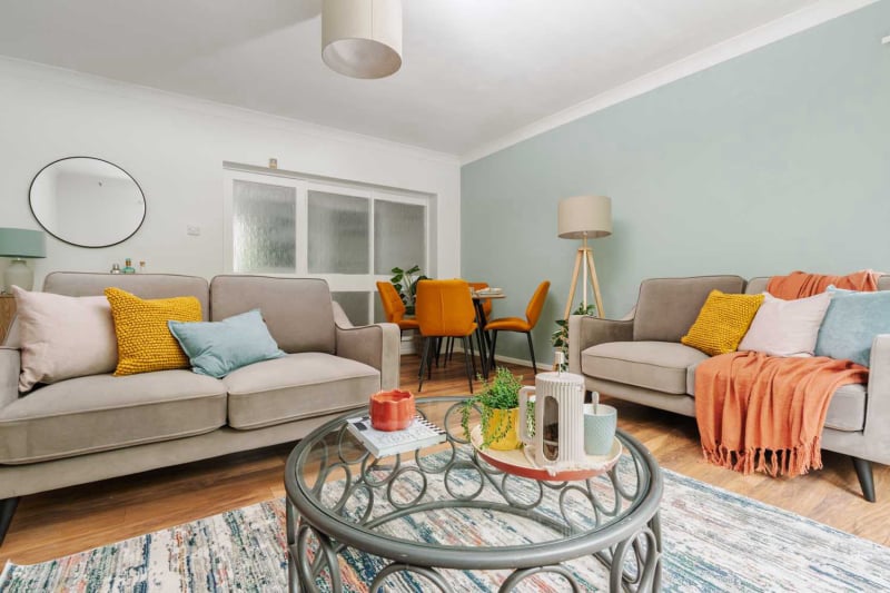Lounge diner zoned and styled to sell
